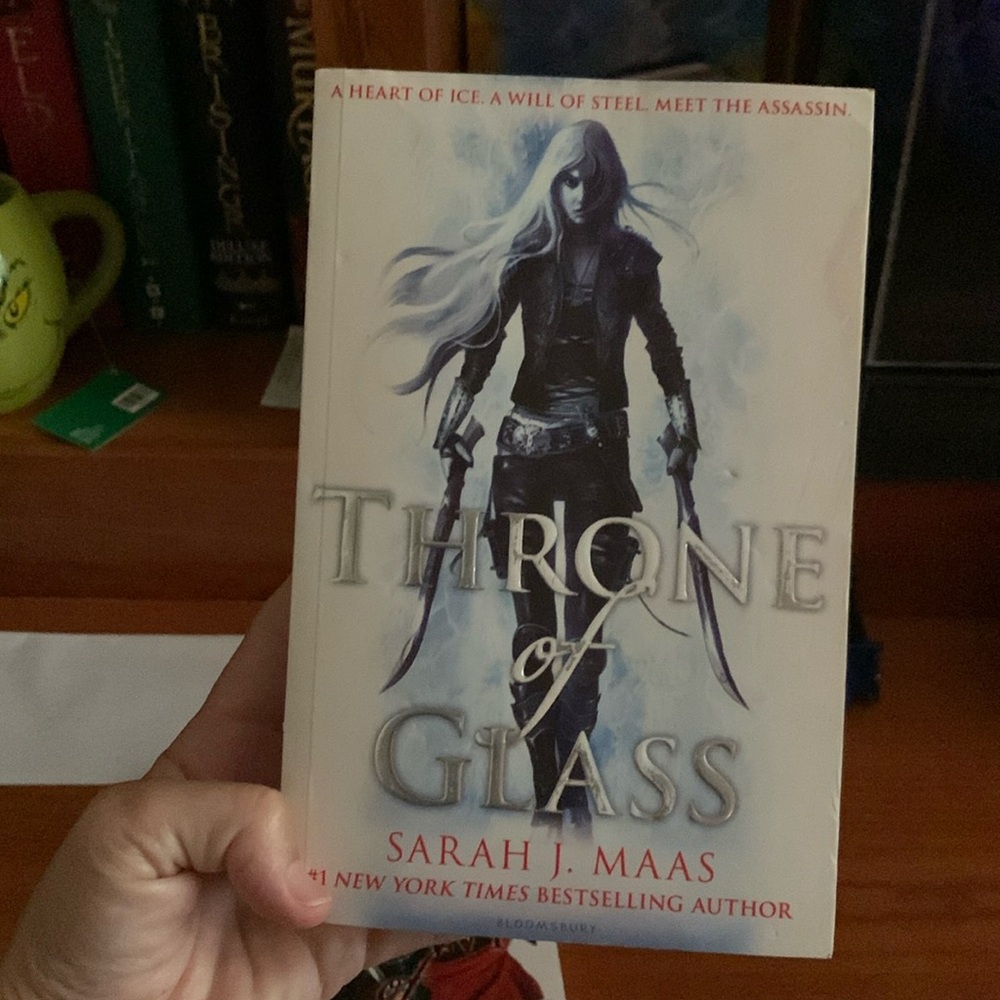 Sarah J Mass Throne of Glass UK paperback